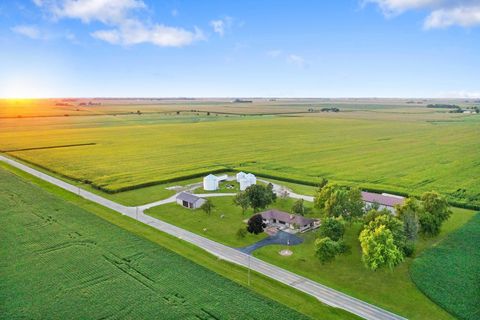 Photo of 947 N 2nd Road, Dana, IL 61321 (MLS # 12454447)