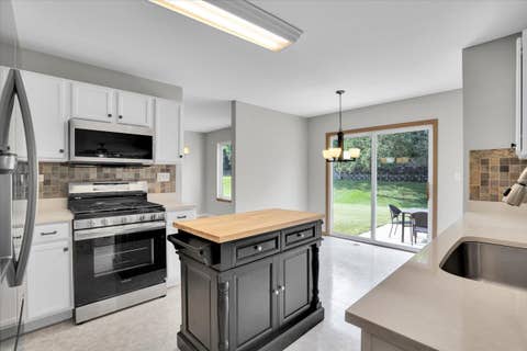 Tiny photo for 542 Waterford Lane, South Elgin, IL 60177 (MLS # 12718217)