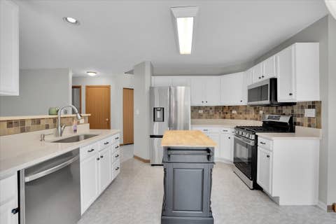 Tiny photo for 542 Waterford Lane, South Elgin, IL 60177 (MLS # 12718217)