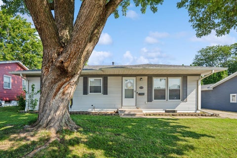 Photo of 3236 W Dover Court, Davenport, IA 52804 (MLS # 12741788)