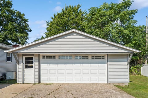 Tiny photo for 3236 W Dover Court, Davenport, IA 52804 (MLS # 12741788)
