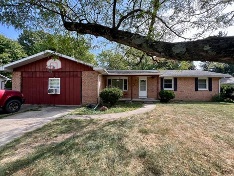 Photo of 111 Magnolia Drive, Villa Grove, IL 61956 (MLS # 12473221)