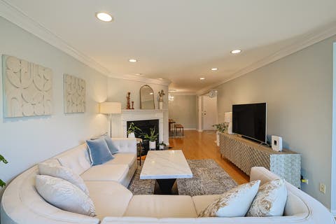 Tiny photo for 170 Manchester Drive #305, Buffalo Grove, IL 60089 (MLS # 12698789)