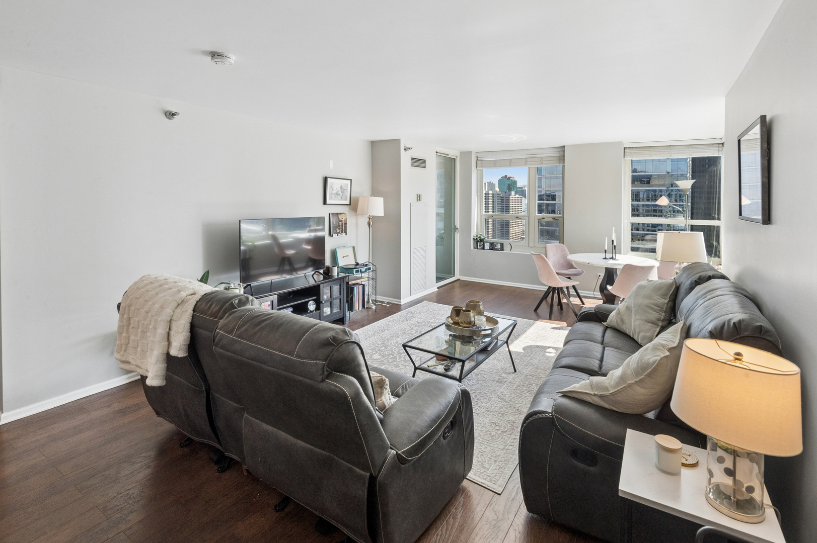 345 N La Salle Drive 4603