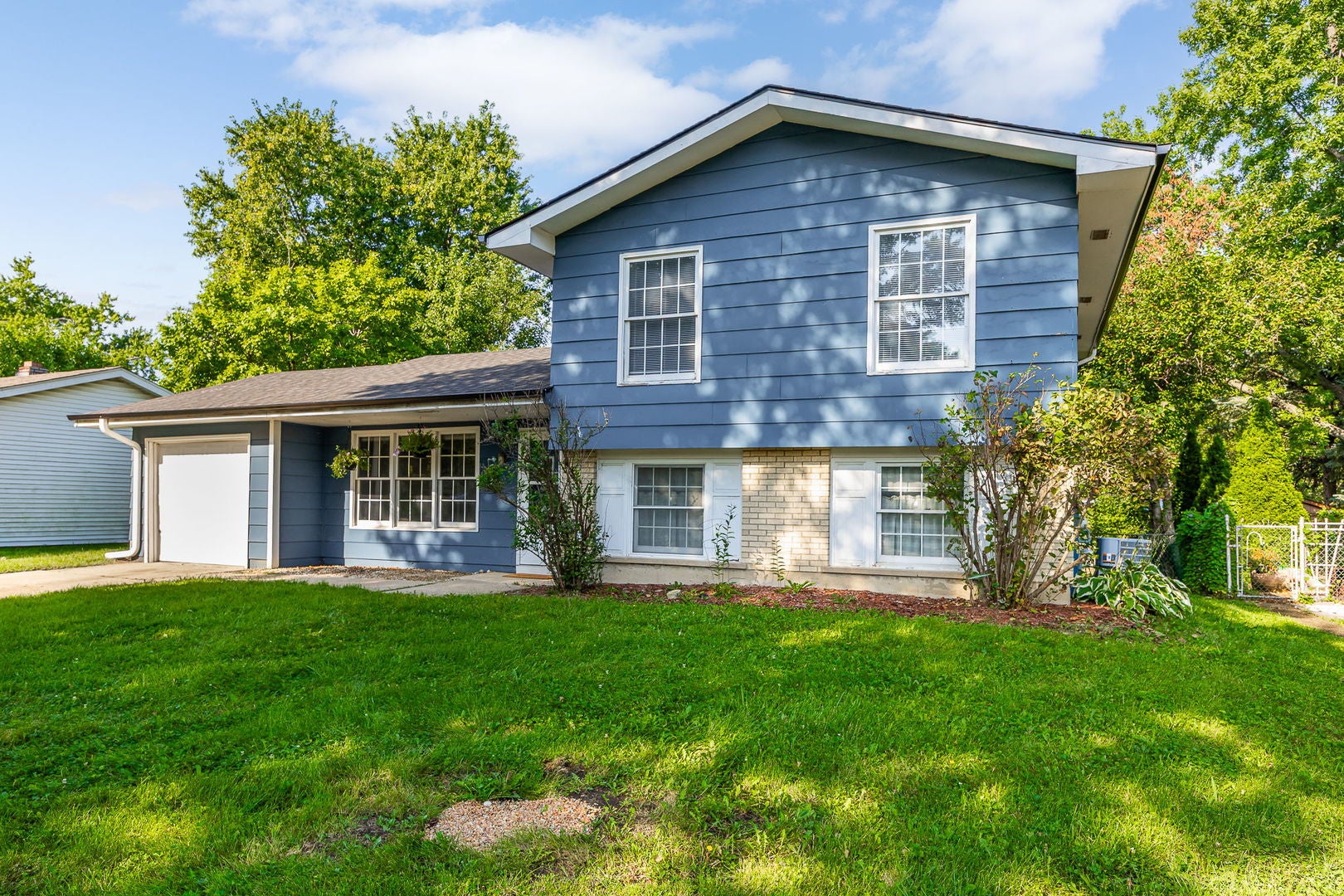 229 N Schmidt Road
