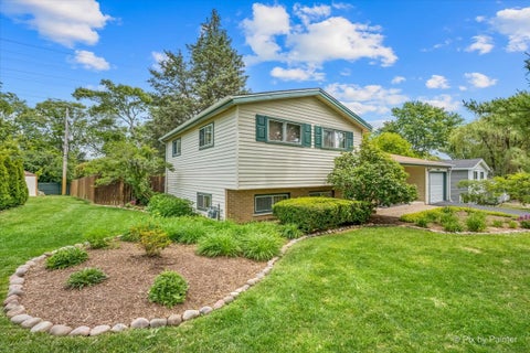 Photo of 23W328 Great Western Avenue, Glen Ellyn, IL 60137 (MLS # 12791182)