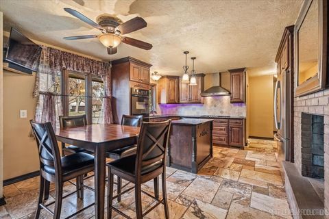 Tiny photo for 522 Kingsway Drive, Aurora, IL 60506 (MLS # 12520496)