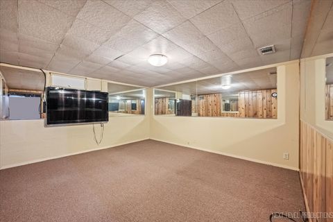 Tiny photo for 522 Kingsway Drive, Aurora, IL 60506 (MLS # 12520496)