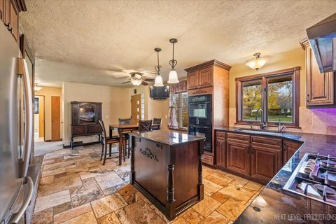 Tiny photo for 522 Kingsway Drive, Aurora, IL 60506 (MLS # 12520496)