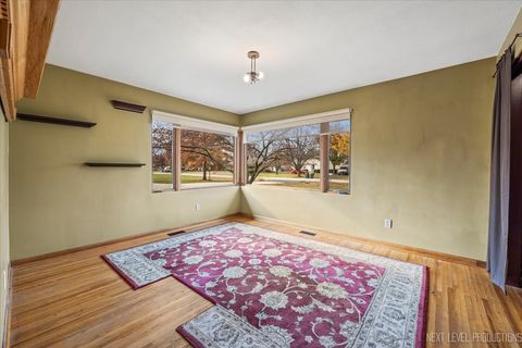 Tiny photo for 522 Kingsway Drive, Aurora, IL 60506 (MLS # 12520496)