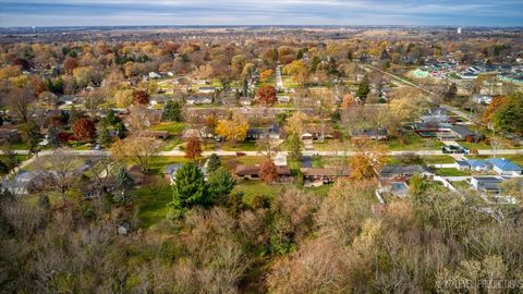 Tiny photo for 522 Kingsway Drive, Aurora, IL 60506 (MLS # 12520496)