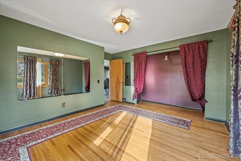 Tiny photo for 522 Kingsway Drive, Aurora, IL 60506 (MLS # 12520496)