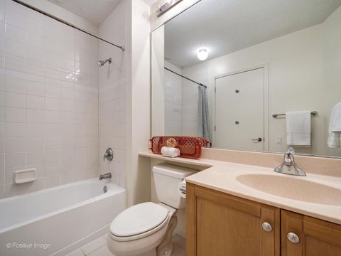Tiny photo for 400 N LaSalle Drive #1611, Chicago, IL 60654 (MLS # 12466054)