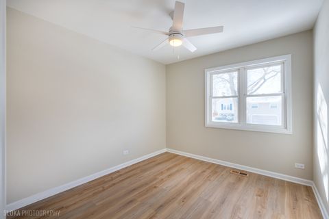 Tiny photo for 305 E Country Drive, Bartlett, IL 60103 (MLS # 12583384)