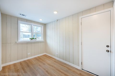 Tiny photo for 305 E Country Drive, Bartlett, IL 60103 (MLS # 12583384)