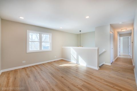 Tiny photo for 305 E Country Drive, Bartlett, IL 60103 (MLS # 12583384)