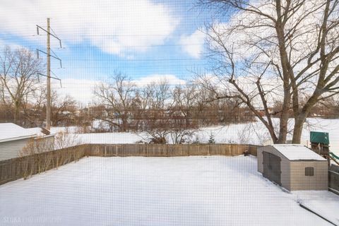 Tiny photo for 305 E Country Drive, Bartlett, IL 60103 (MLS # 12583384)