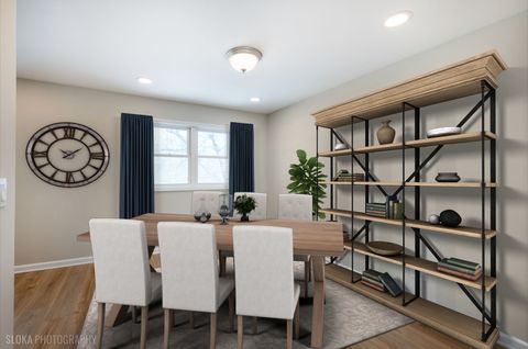 Tiny photo for 305 E Country Drive, Bartlett, IL 60103 (MLS # 12583384)