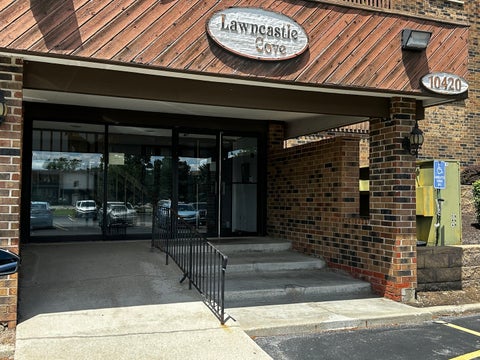 Tiny photo for 10420 Circle Drive #48B, Oak Lawn, IL 60453 (MLS # 12751992)