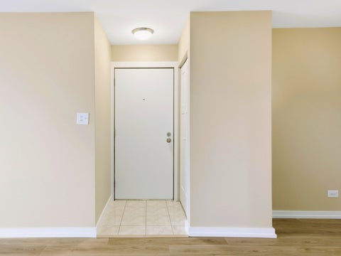 Tiny photo for 10420 Circle Drive #48B, Oak Lawn, IL 60453 (MLS # 12751992)
