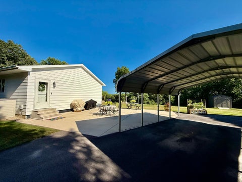 Tiny photo for 2084 Rockwell Road, Lasalle, IL 61301 (MLS # 12720676)