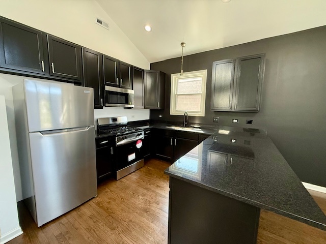 2709 W Congress Parkway 3