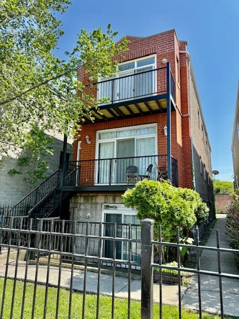 2709 W Congress Parkway 3 Chicago IL 60612