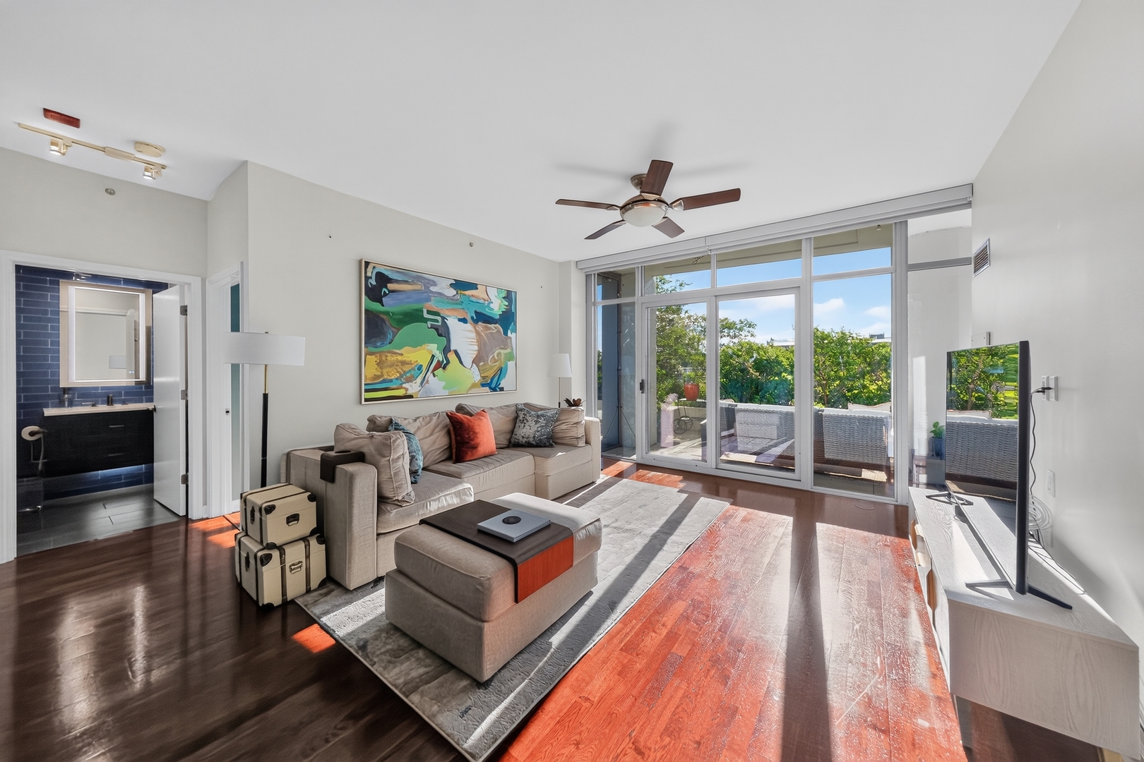 1235 S Prairie Avenue 502
