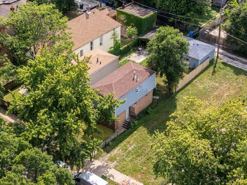 Tiny photo for 7116 S University Avenue, Chicago, IL 60619 (MLS # 12716705)