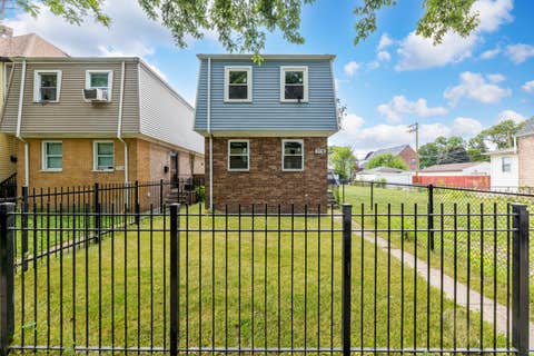 Tiny photo for 7116 S University Avenue, Chicago, IL 60619 (MLS # 12716705)