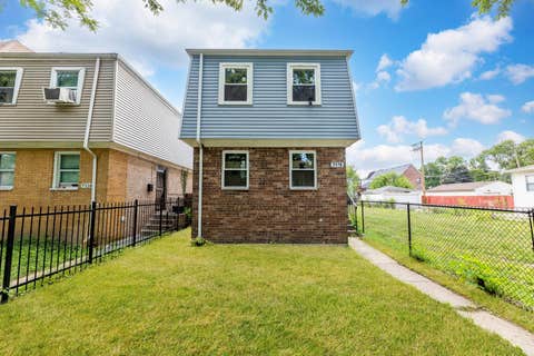 Photo of 7116 S University Avenue, Chicago, IL 60619 (MLS # 12716705)