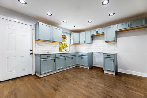 Tiny photo for 7116 S University Avenue, Chicago, IL 60619 (MLS # 12716705)