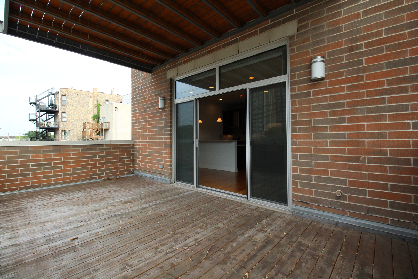 1609 W Warren Boulevard 216