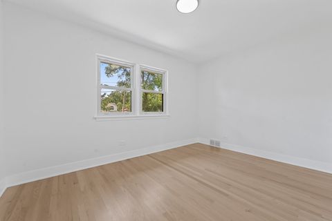 Tiny photo for 330 N Oaklawn Avenue, Elmhurst, IL 60126 (MLS # 12446584)