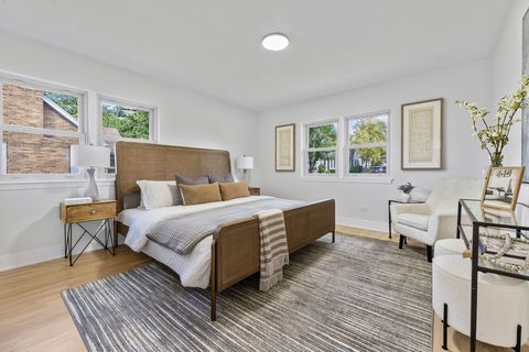 Tiny photo for 330 N Oaklawn Avenue, Elmhurst, IL 60126 (MLS # 12446584)