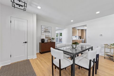 Tiny photo for 330 N Oaklawn Avenue, Elmhurst, IL 60126 (MLS # 12446584)