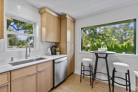 Tiny photo for 330 N Oaklawn Avenue, Elmhurst, IL 60126 (MLS # 12446584)
