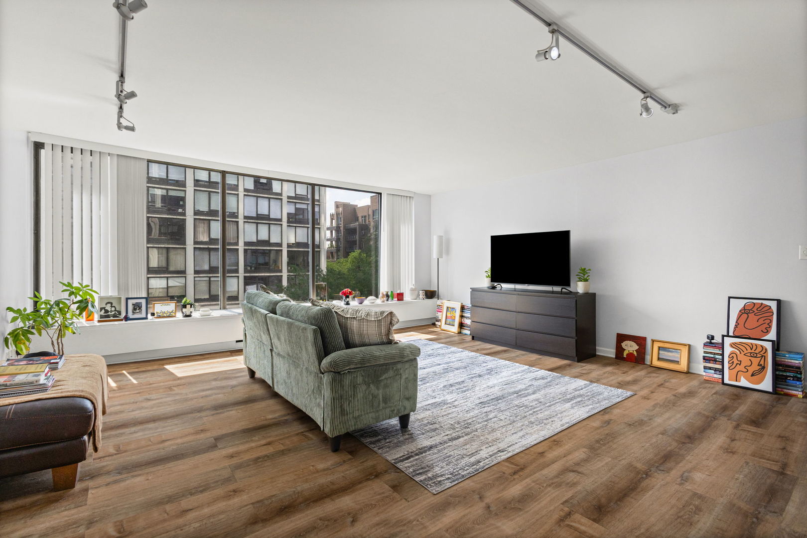 5455 N Sheridan Road 408