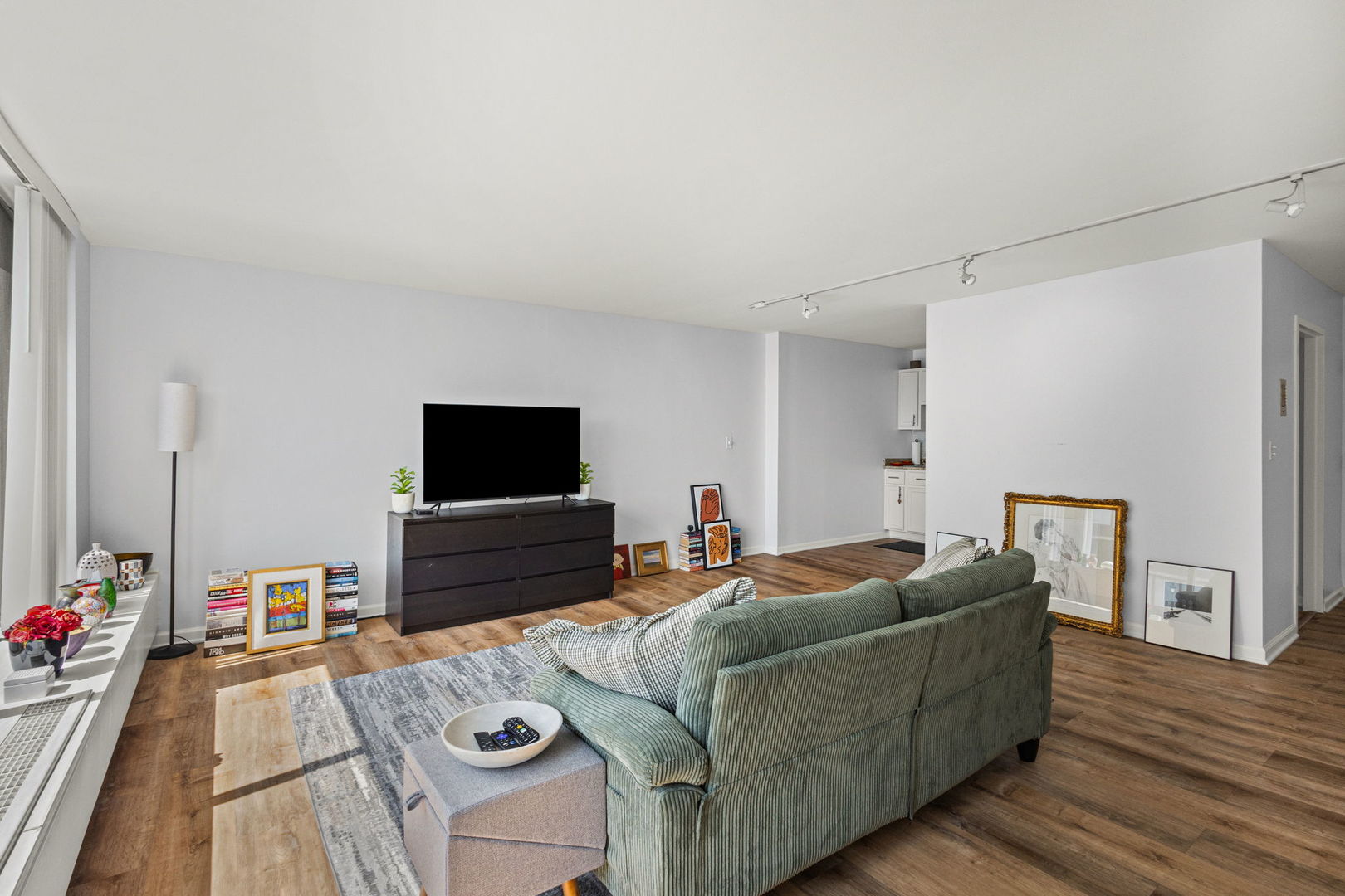 5455 N Sheridan Road 408