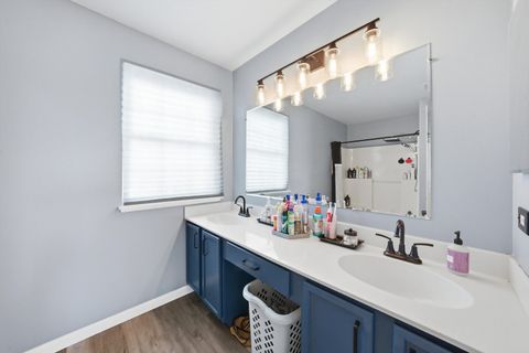 Tiny photo for 18510 BELLAGIO Circle #18510, Tinley Park, IL 60477 (MLS # 12555695)