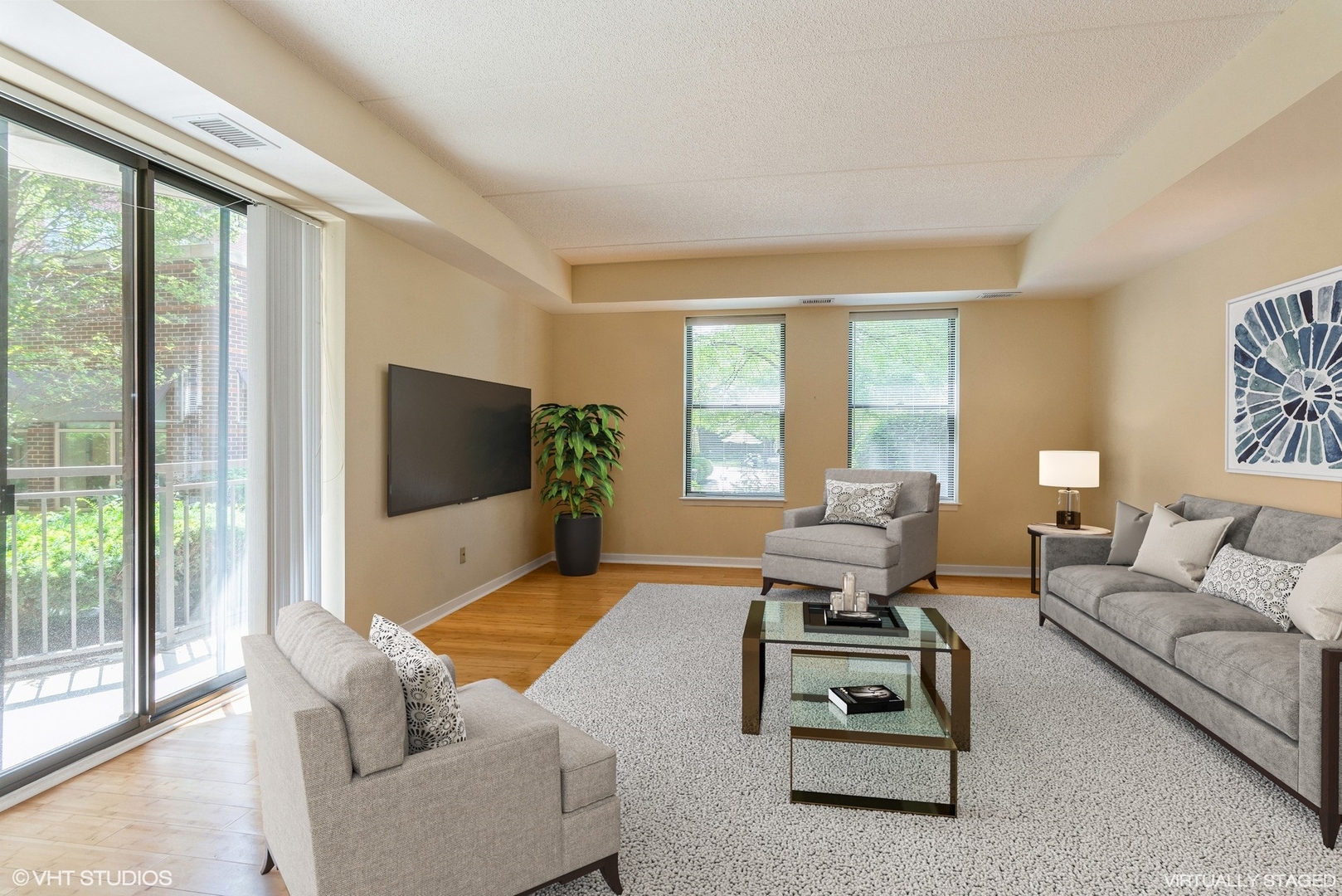 2335 W Belle Plaine Avenue 109
