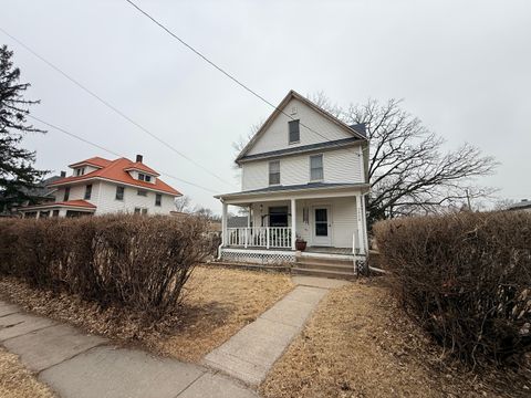 Tiny photo for 2528 Farnam Street, Davenport, IA 52803 (MLS # 12583515)