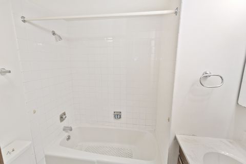 Tiny photo for 210 E Fountainview Lane #3A, Lombard, IL 60148 (MLS # 12543039)