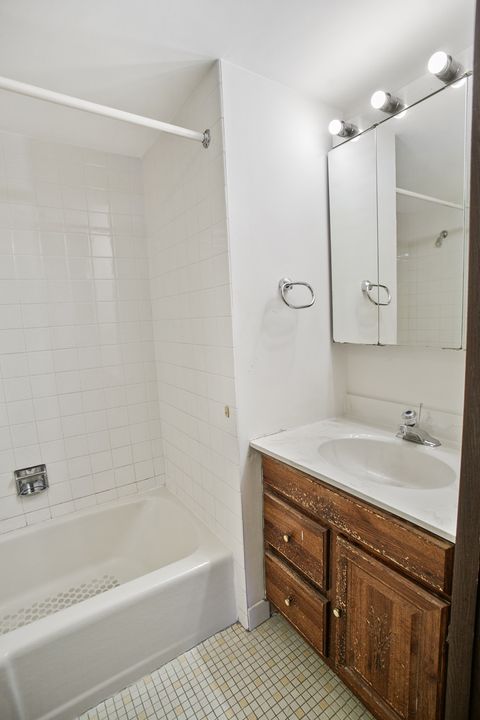 Tiny photo for 210 E Fountainview Lane #3A, Lombard, IL 60148 (MLS # 12543039)