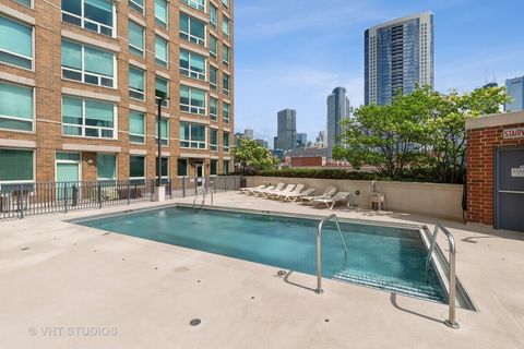 Tiny photo for 600 N Kingsbury Street #906, Chicago, IL 60654 (MLS # 12517310)
