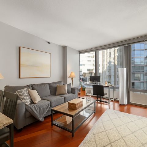 Tiny photo for 600 N Kingsbury Street #906, Chicago, IL 60654 (MLS # 12517310)