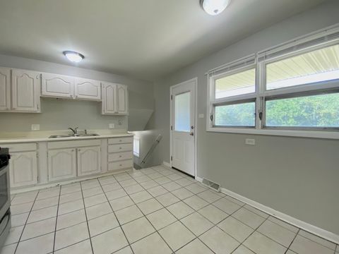 Tiny photo for 634 Lexington Drive, Chicago Heights, IL 60411 (MLS # 12427268)