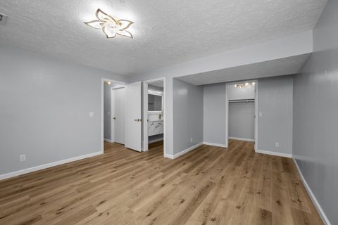 Tiny photo for 2501 E 34th Street Court, Davenport, IA 52807 (MLS # 12609131)