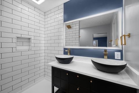 Tiny photo for 2501 E 34th Street Court, Davenport, IA 52807 (MLS # 12609131)