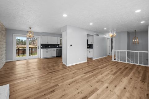 Tiny photo for 2501 E 34th Street Court, Davenport, IA 52807 (MLS # 12609131)